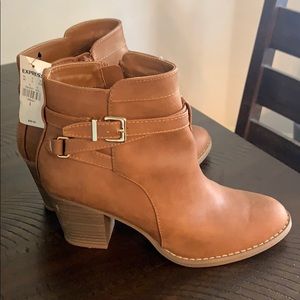 Brand new Express booties (tan)